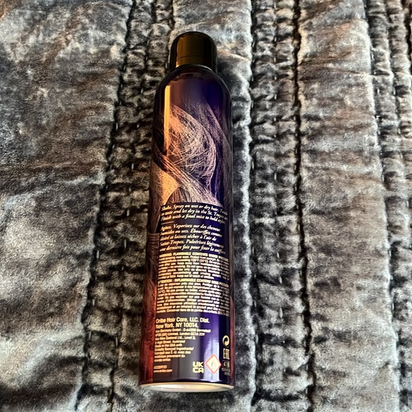 New Oribe Apres Beach Wave and Shine Spray - Wet or Dry Hair - Lg Size - 8.4 oz - Picture 2 of 3
